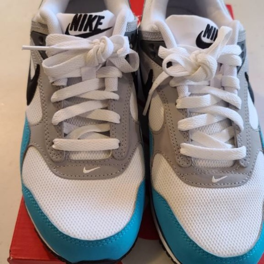 Nike Air Max 8.5